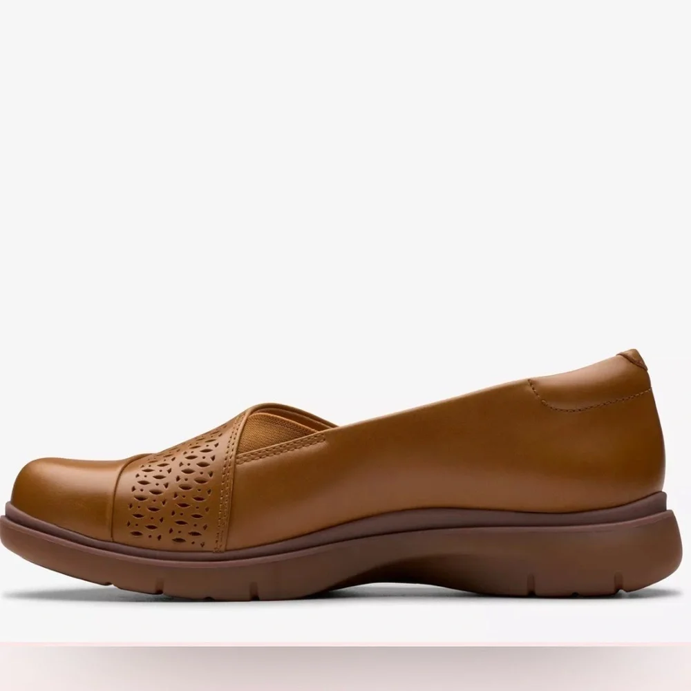 Clarks | Certina Edge Tan Leather Flat, Size 8W, NWT